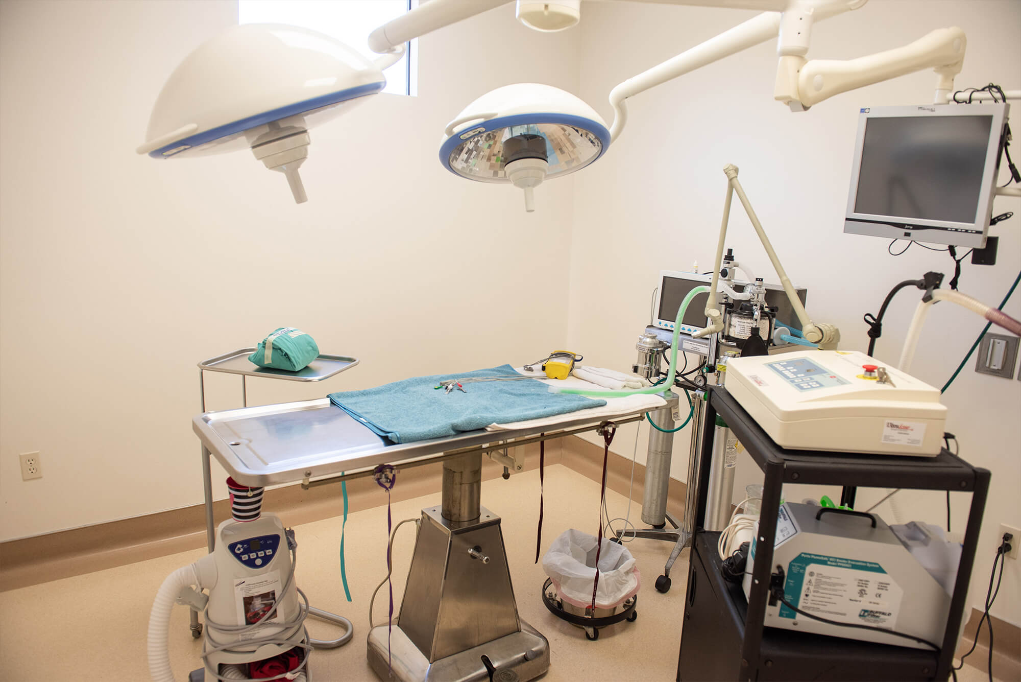 Laguna Beach Veterinary Medical Center - Veterinary Services - Surgical Center - Diagnostic Imaging